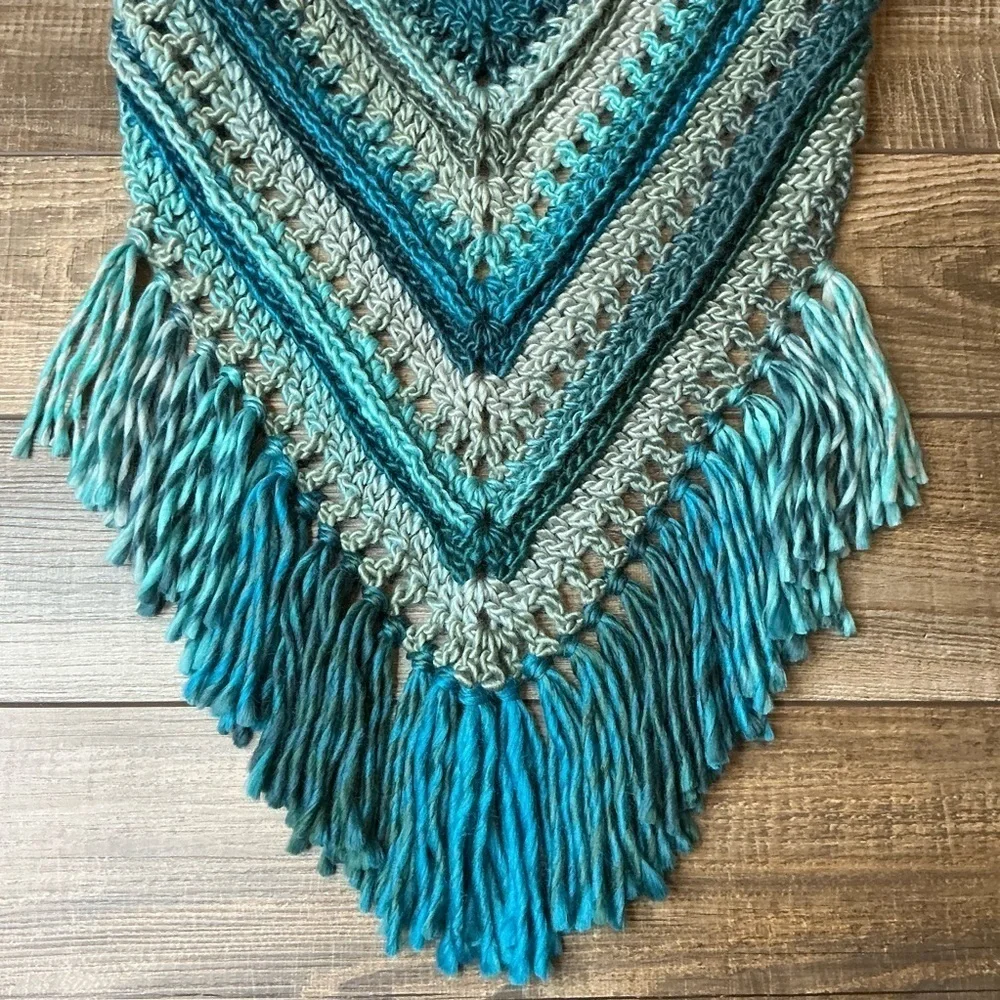 Handcrafted Crochet Cowl Neck Scarf With Fringe New‎ Handmade by Seller Knit